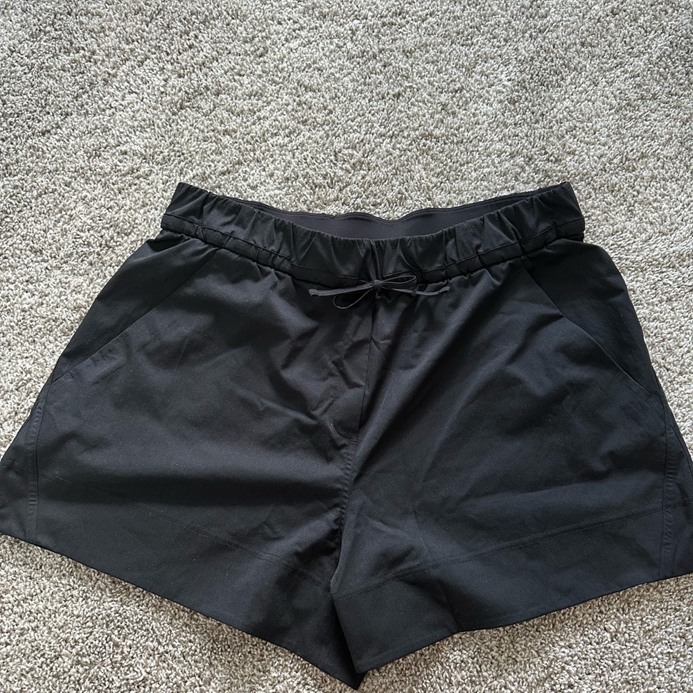 Lululemon cinchable waist high rise woven short 3.5”